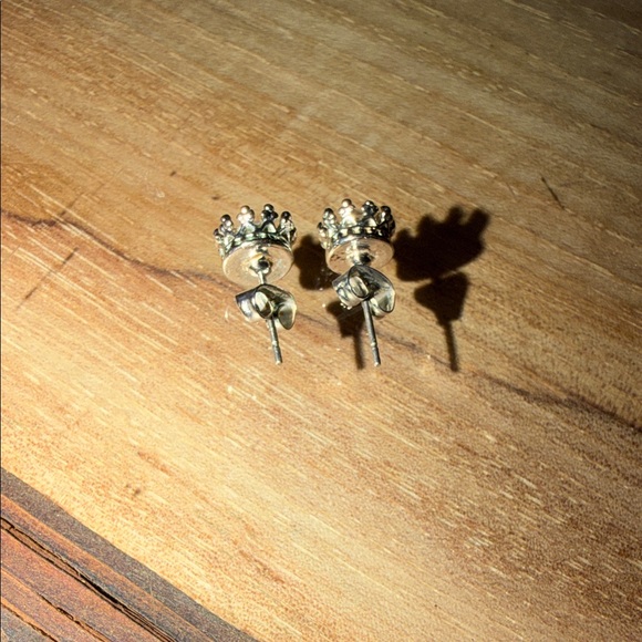 Elegant Silver Stud Earrings - Picture 4 of 4